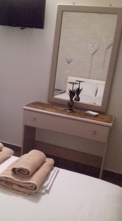 Maltezos Rooms Méthana Exterior foto