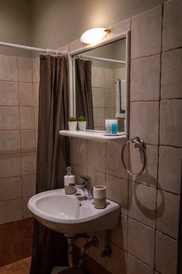 Maltezos Rooms Méthana Exterior foto